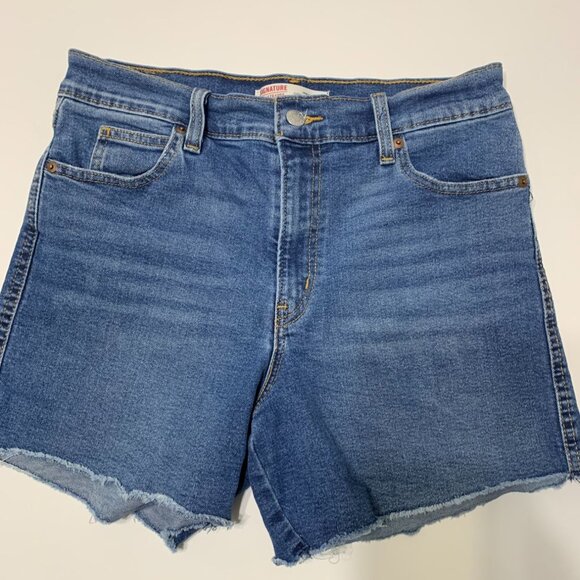 Levis Strauss Signature Heritage Women's High Rise Shorts Size 6 W28 - Picture 1 of 16